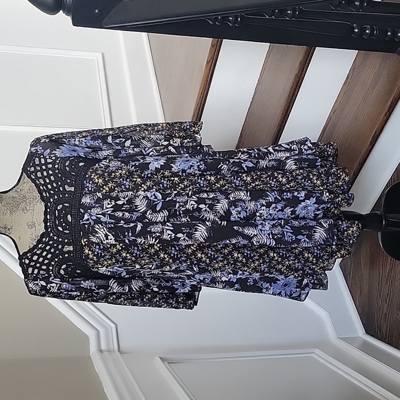 Free People Dresses & Skirts - Free People Crochet Tunic Dress XS Curved Ruffle Hem Lined